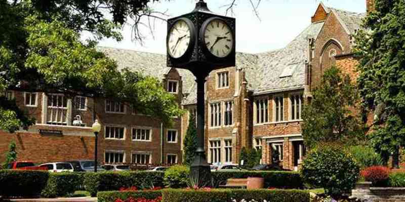 Medium campus clock